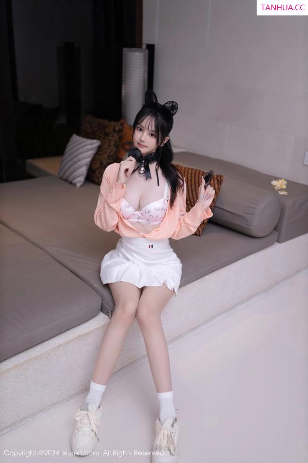   [XiuRen]高清写真图 2024.02.23 No.8138 幼幼 性感美腿第19张图片
